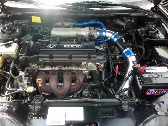 Hyundai Tiburon 2000 photo 1