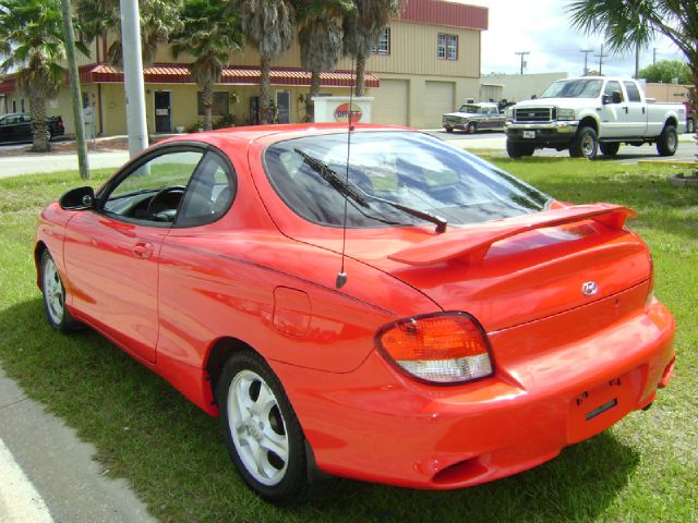 Hyundai Tiburon 2000 photo 1
