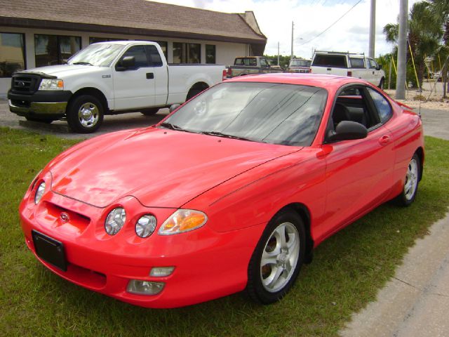 Hyundai Tiburon 2000 photo 2