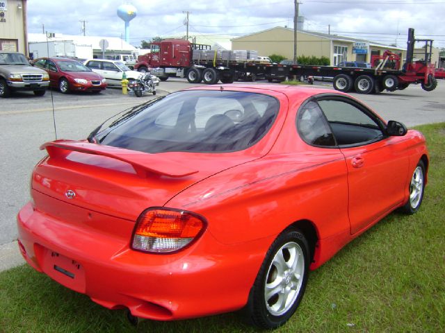 Hyundai Tiburon 2000 photo 4