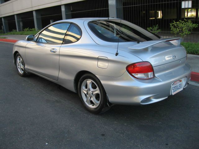 Hyundai Tiburon 2000 photo 25