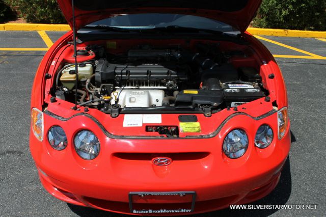 Hyundai Tiburon 2000 photo 1