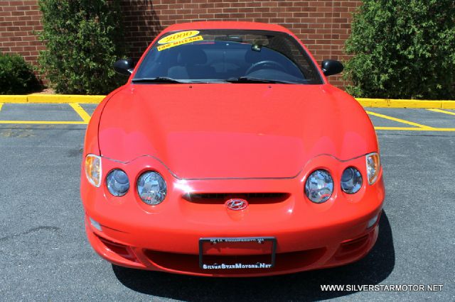 Hyundai Tiburon 2000 photo 3