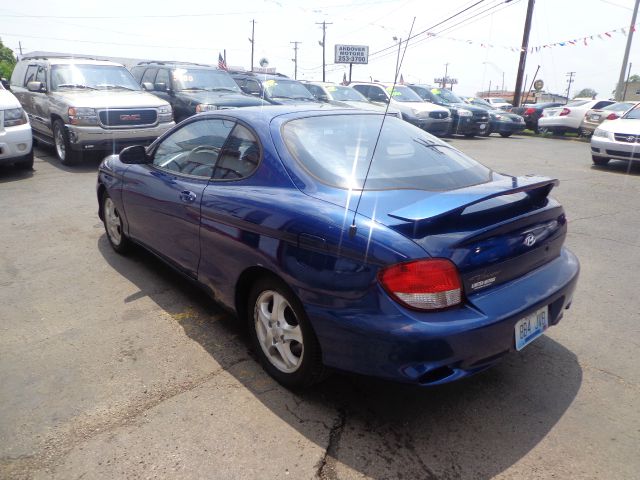 Hyundai Tiburon 2001 photo 14