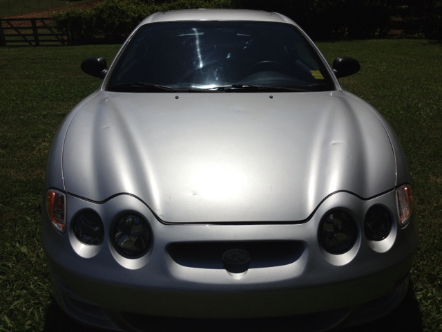 Hyundai Tiburon 2001 photo 2