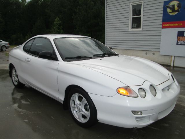 Hyundai Tiburon GT Premium Coupe