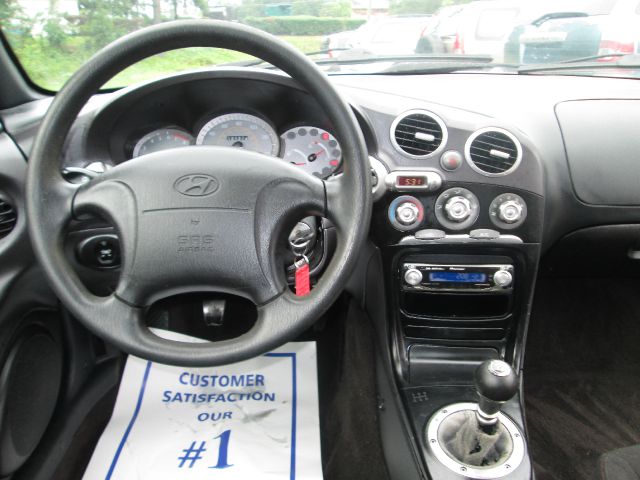 Hyundai Tiburon 2001 photo 19