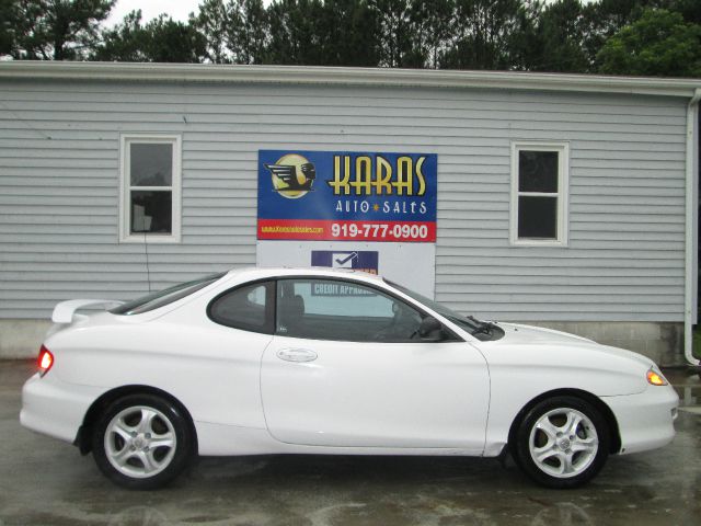 Hyundai Tiburon 2001 photo 2