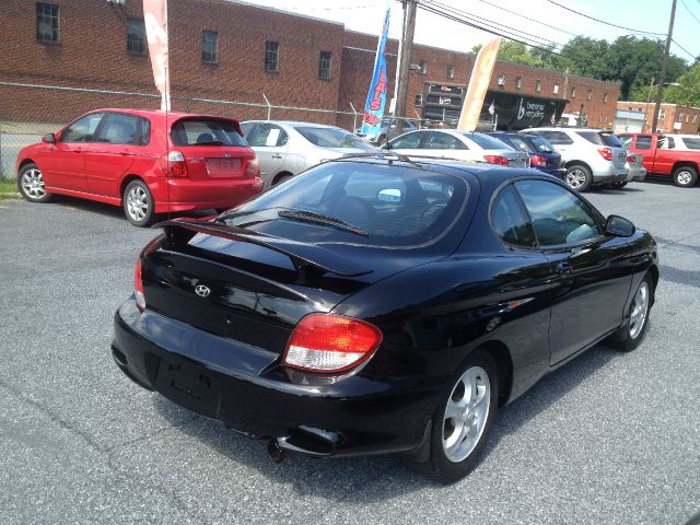 Hyundai Tiburon 2001 photo 1
