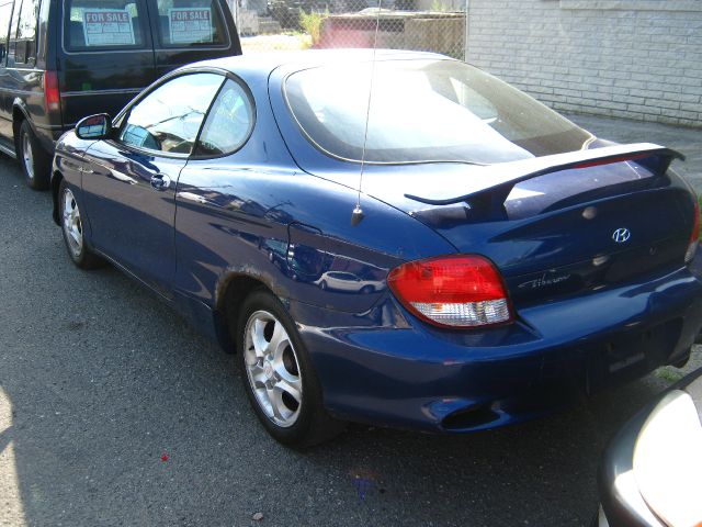 Hyundai Tiburon 2001 photo 2