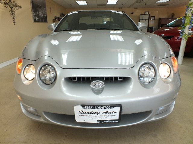 Hyundai Tiburon 2001 photo 2