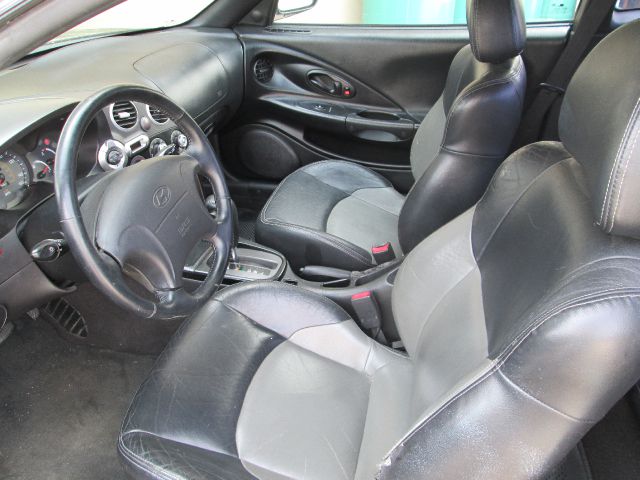 Hyundai Tiburon 2001 photo 3