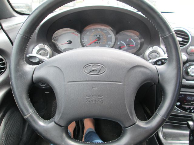 Hyundai Tiburon 2001 photo 7