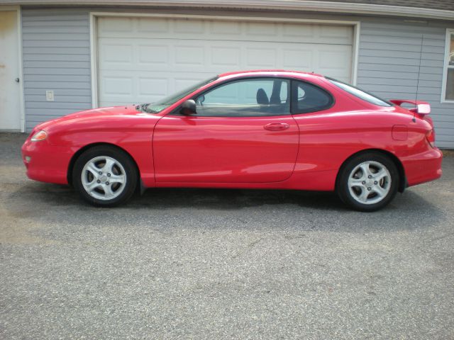 Hyundai Tiburon 2001 photo 1