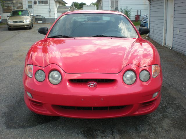 Hyundai Tiburon 2001 photo 2