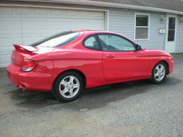 Hyundai Tiburon 2001 photo 3
