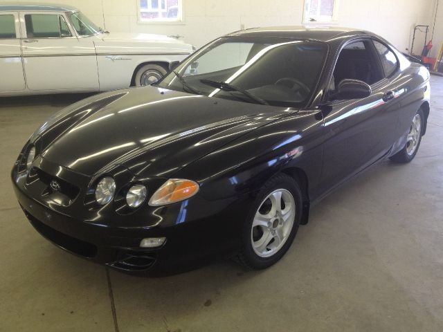 Hyundai Tiburon 2001 photo 1