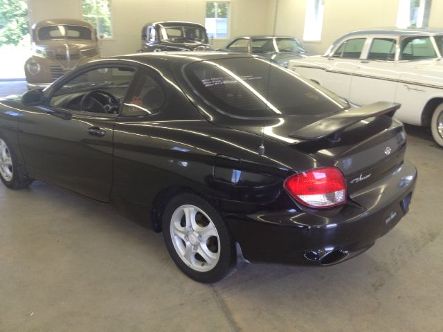 Hyundai Tiburon 2001 photo 3