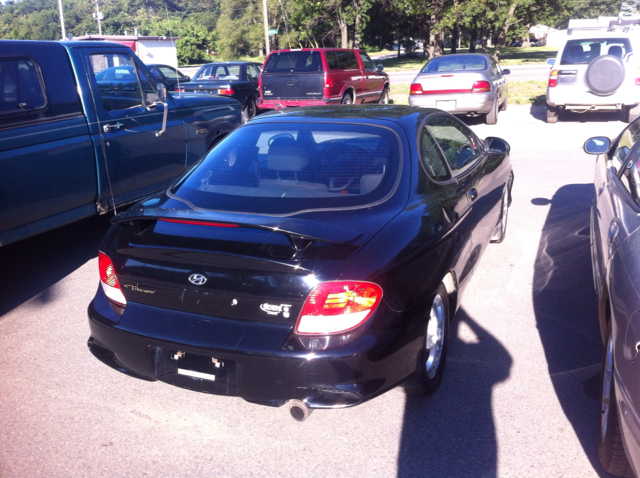 Hyundai Tiburon 2001 photo 2