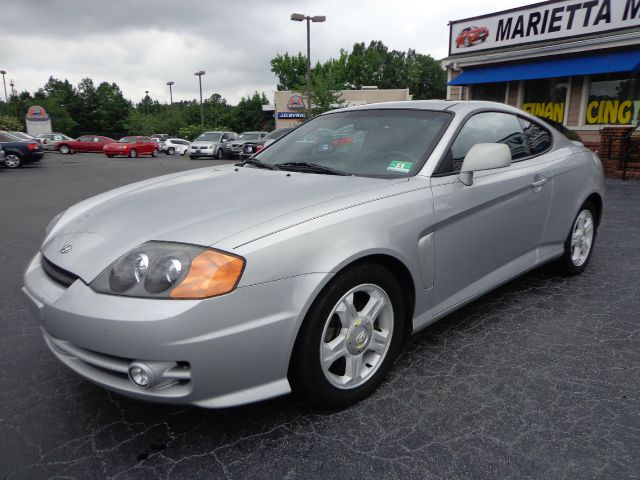 Hyundai Tiburon 2003 photo 2