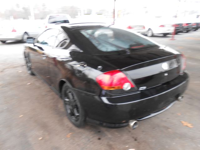Hyundai Tiburon 2003 photo 3