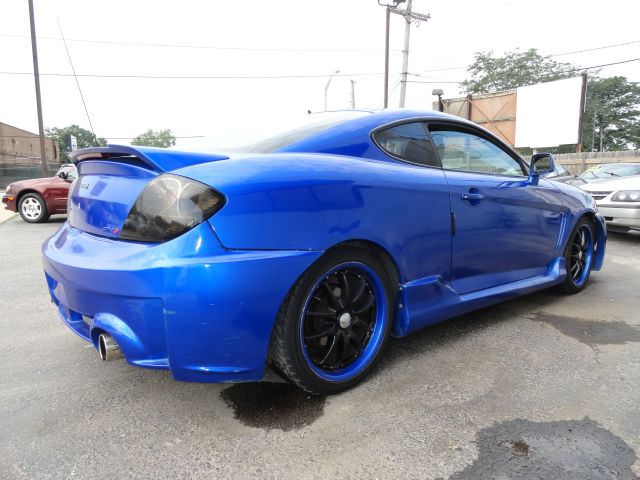 Hyundai Tiburon 2003 photo 2