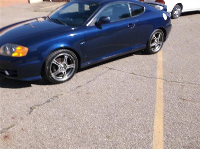 Hyundai Tiburon 2003 photo 2