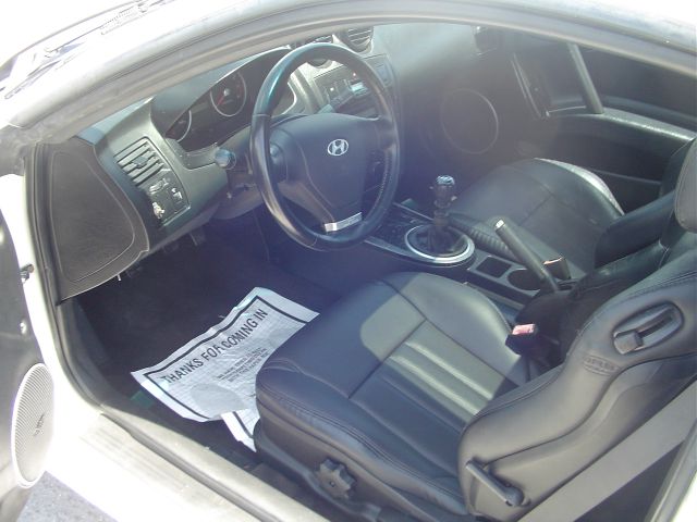 Hyundai Tiburon 2003 photo 2