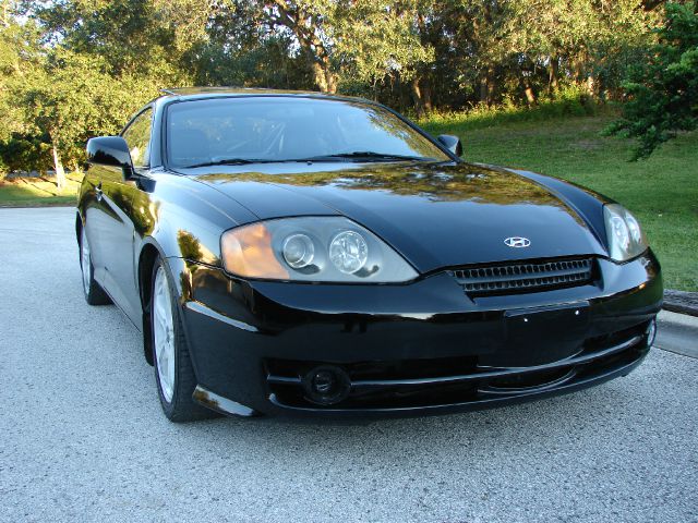 Hyundai Tiburon 2003 photo 2