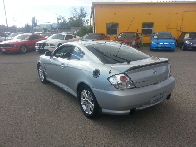 Hyundai Tiburon 2003 photo 2
