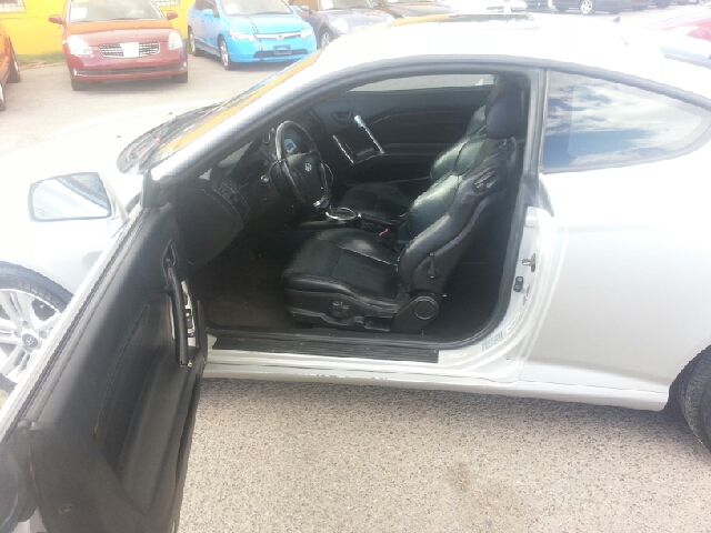 Hyundai Tiburon 2003 photo 4