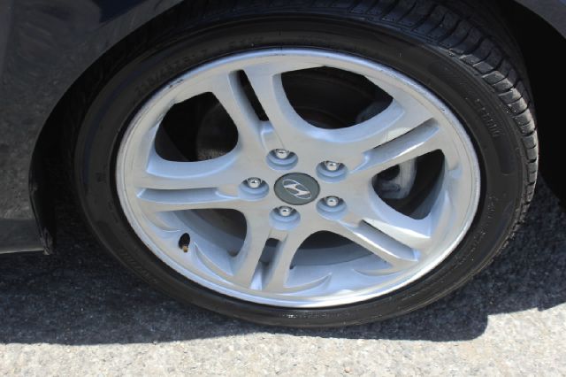 Hyundai Tiburon 2003 photo 3