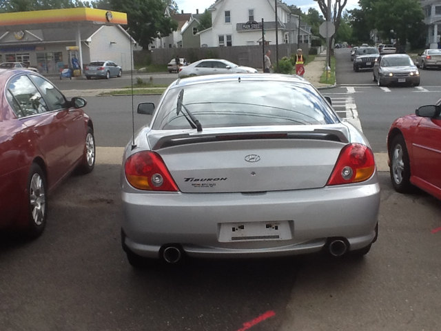 Hyundai Tiburon 2003 photo 2