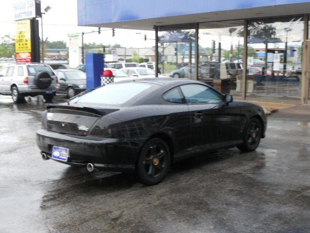 Hyundai Tiburon 2003 photo 2