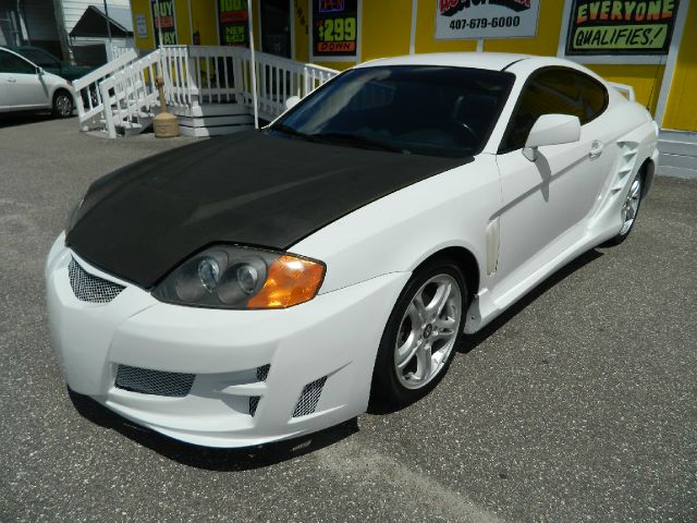 Hyundai Tiburon 2004 photo 1