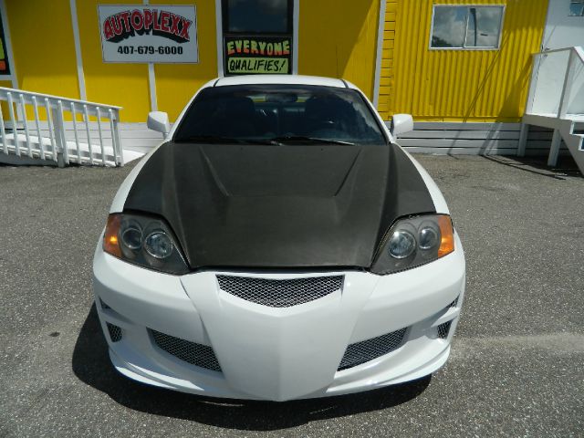 Hyundai Tiburon 2004 photo 3