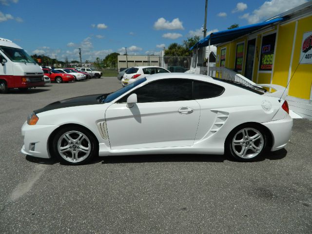 Hyundai Tiburon 2004 photo 4