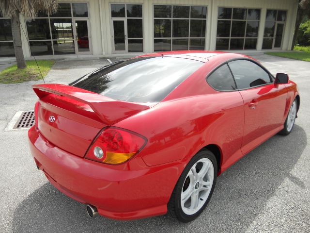 Hyundai Tiburon 2004 photo 2