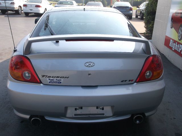 Hyundai Tiburon 2004 photo 3