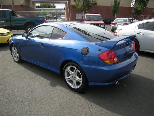 Hyundai Tiburon 2004 photo 2