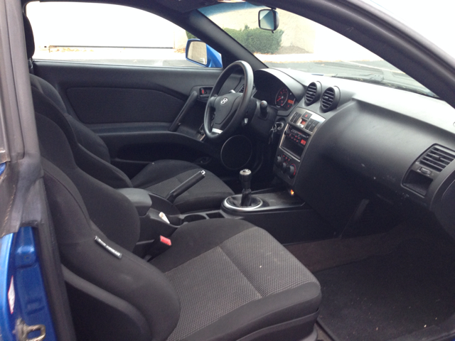 Hyundai Tiburon 2004 photo 1