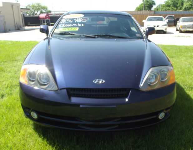 Hyundai Tiburon 2004 photo 2