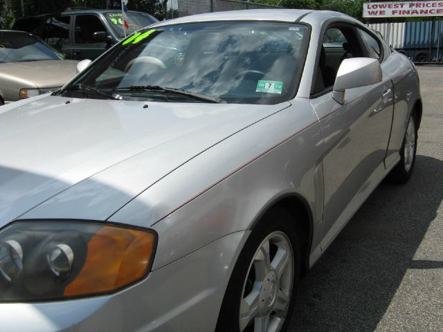 Hyundai Tiburon 2004 photo 1