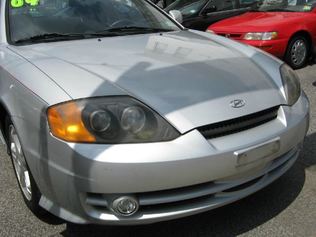 Hyundai Tiburon 2004 photo 4