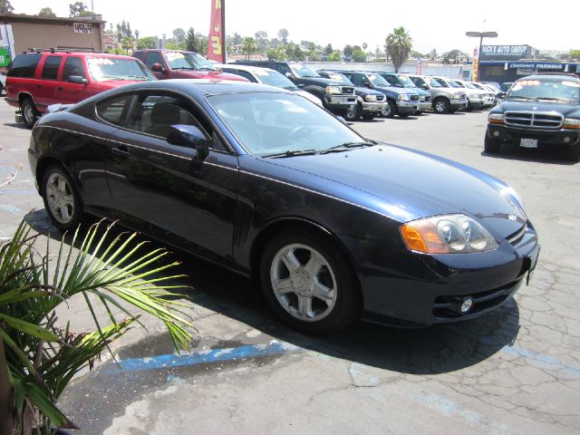 Hyundai Tiburon 2004 photo 3