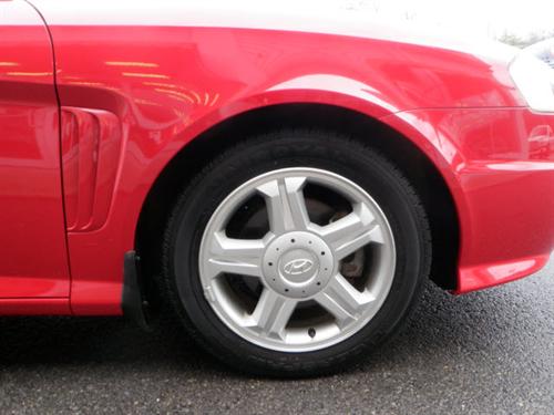 Hyundai Tiburon 2004 photo 3