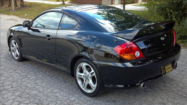 Hyundai Tiburon 2004 photo 1