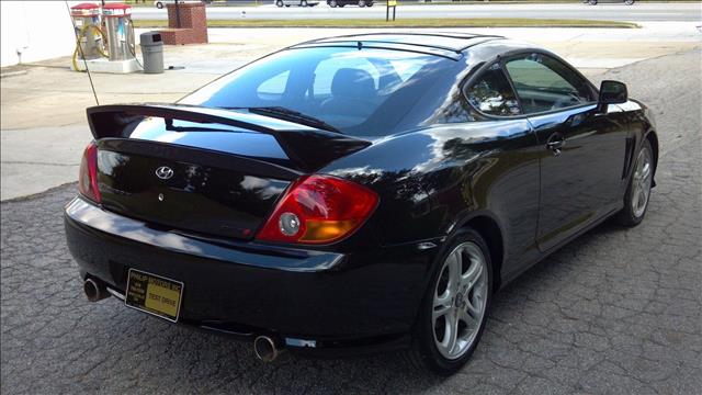 Hyundai Tiburon 2004 photo 2