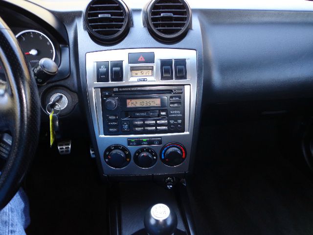 Hyundai Tiburon 2004 photo 2