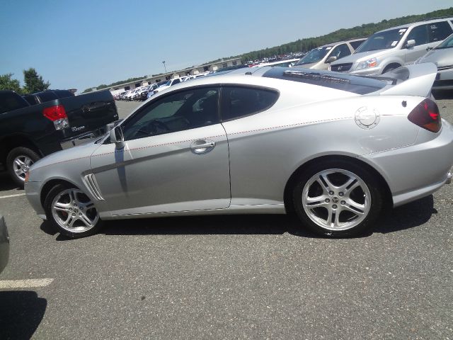 Hyundai Tiburon 2004 photo 4